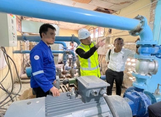 Plt Dirut Perumda Tirtanadi Berjibaku Atasi Gangguan Pelayanan Air Minum di Samosir