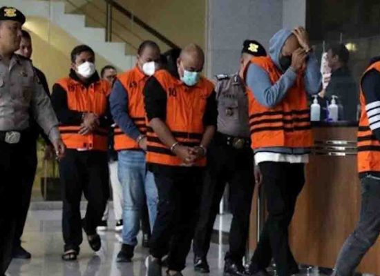 KPK Tetapkan Lima Tersangka, Kapolres Masih Diselidiki