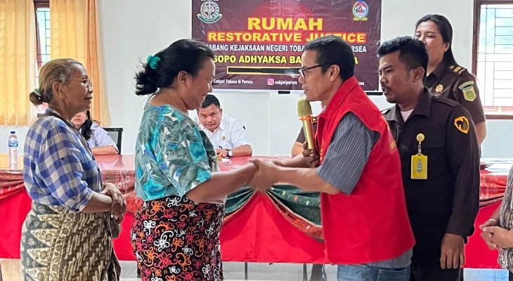 Kejati Sumut Selesaikan 5 Perkara, Perkara Penganiayaan Teman Satu Kantor Diselesaikan dengan Humanis