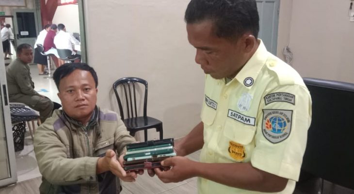 Satpam BPN Tapteng Larang Wartawan Meliput: Jika Bertemu Dengan Pimpinan Tidak Boleh Bawa Handphone