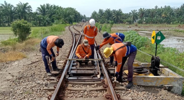 KAI Divre I Sumut Tetap Rutin Lakukan Pemeriksaan dan Perawatan Jalur Rel untuk Tingkatkan Keamanan Perjalanan