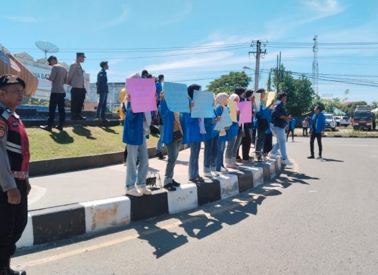 Polres Pidie Kawal Aksi Unjuk Rasa Mahasiswa Unigha, Berlangsung Aman dan Kondusif