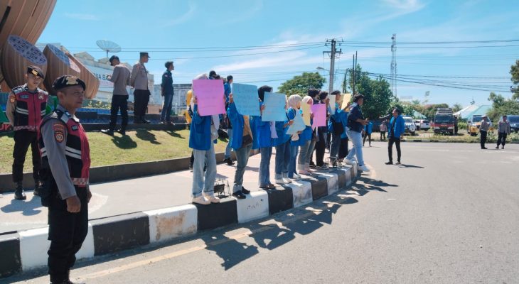 Polres Pidie Kawal Aksi Unjuk Rasa Mahasiswa Unigha, Berlangsung Aman dan Kondusif