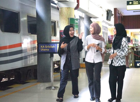 KA Semakin Diminati Anak Muda, Kereta Api Jadi Pilihan Transportasi Ramah Lingkungan di Sumut