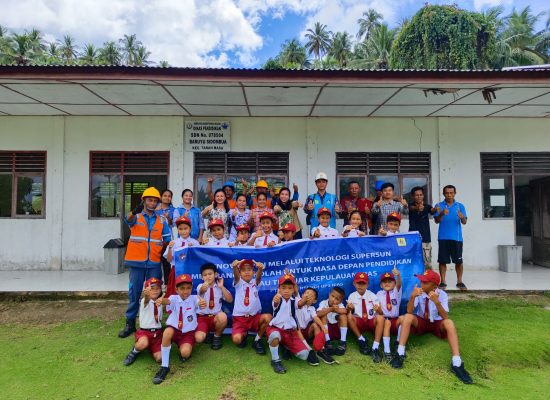 PLN Hadirkan Terang di Kepulauan Nias, 15 Sekolah di Wilayah 3T Kini Nikmati Listrik Lewat Inovasi Super Sun