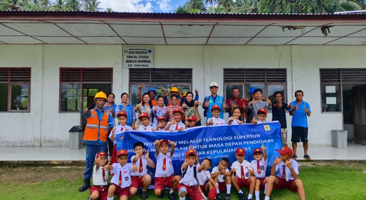 PLN Hadirkan Terang di Kepulauan Nias, 15 Sekolah di Wilayah 3T Kini Nikmati Listrik Lewat Inovasi Super Sun