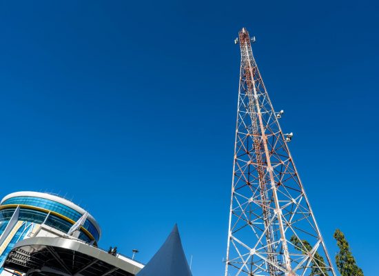 Indosat Ooredoo Hutchison Laporkan Kinerja Solid Kuartal II 2025, Perkuat Langkah Menuju AI-TechCo dan Pemerataan Akses Teknologi