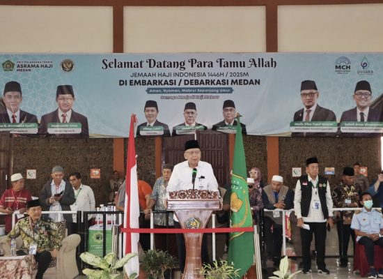 Sambut Kepulangan Jemaah Haji asal Paluta, Effendy Pohan Doakan Jadi Haji Mabrur dan Cahaya Penerang
