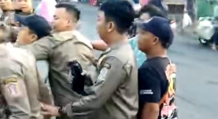 Satpol PP Surabaya Dikecam Usai Terekam Cekik Pedagang, SAPURA Desak Evaluasi dan Pemecatan Oknum