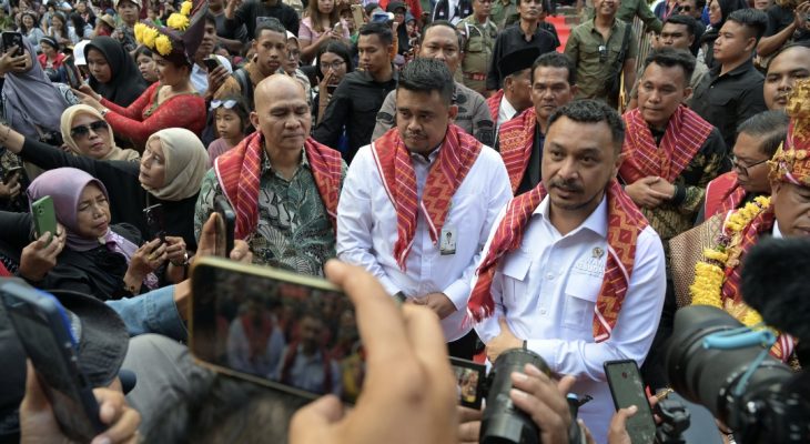 Disambut Meriah, Gubernur Sumut Bobby Nasution Buka Festival Bunga dan Buah Karo 2025