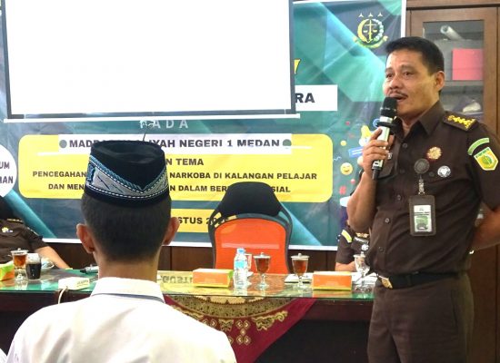 Kejati Sumut Gelar Penyuluhan Hukum di MAN 1 Medan, Fokus Cegah Narkoba dan Bijak Bermedsos