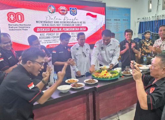 APDESI Percut Sei Tuan Beri Kejutan Ulang Tahun ke-4 Forwakum Sumut