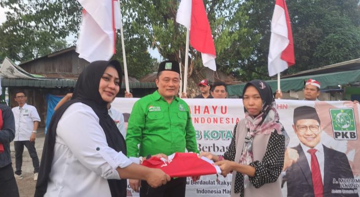PKB Kota Medan Bagikan 2.000 Bendera Merah Putih, Ajak Warga Kibarkan Semangat Kemerdekaan