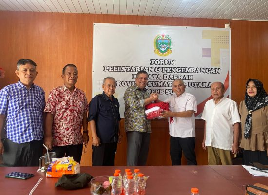 FPB Sumut Bagikan Bendera Merah Putih Sambut HUT ke-80 RI, Gandeng IMO Indonesia
