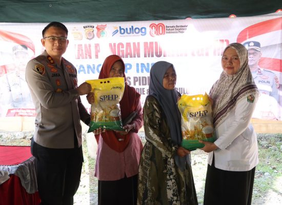 Polres Pidie Salurkan 10 Ton Beras SPHP Lewat Gerakan Pangan Murah di Kecamatan Mila