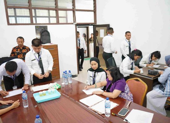 BPSDM Sumut Perdana Gelar Tes Urine Mendadak untuk Peserta Latsar CPNS