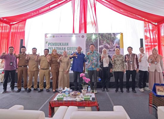 Pelatihan Pariwisata Hijau Dorong UMKM Desa Wisata Langkat Menuju Usaha Berkelanjutan