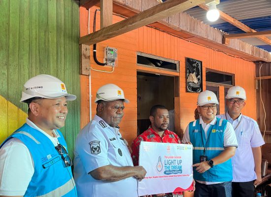 PLN Hadirkan Sambungan Listrik Gratis bagi 2.821 Keluarga Prasejahtera di HUT ke-80 RI