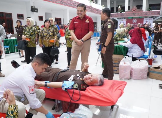 Kejati Sumut Gelar Donor Darah Sambut HARLAH Kejaksaan RI ke-80