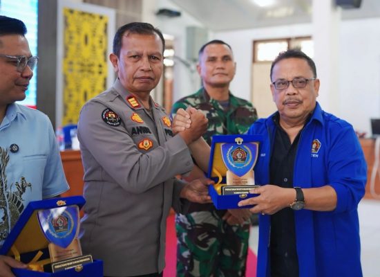Polres Pidie Terima Penghargaan dari PWI Aceh atas Dukungan terhadap Kemerdekaan Pers