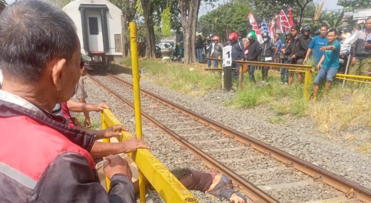 Wanita Paruh Baya Tewas Tertabrak KA Jenggala di Dekat Maspion 3 Sidoarjo