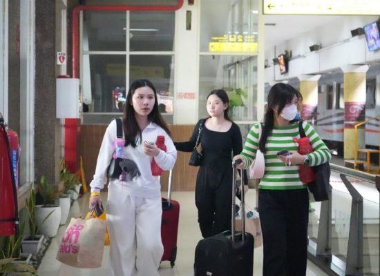 Lonjakan Penumpang KA Srilelawangsa, Railink Layani 2,4 Juta Penumpang hingga Juli 2025