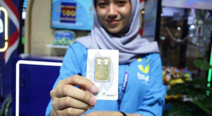 Harga Emas Antam Turun, Kini Tembus Rp2 Juta per Gram