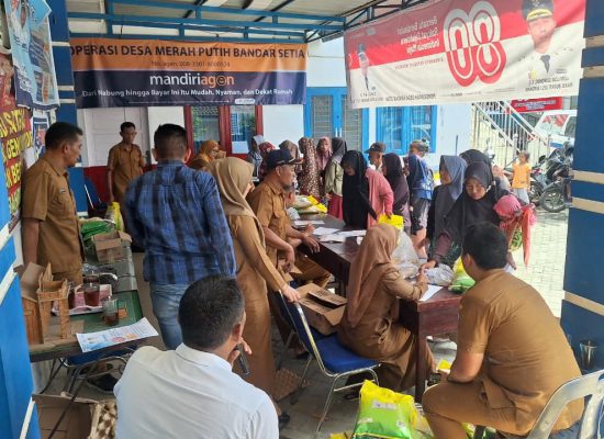 Kades Bandar Setia dan Camat Percut Sei Tuan Hadirkan Gerakan Pangan Murah untuk Warga