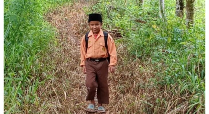 Semangat Agusnardi, Siswa Madrasah di Pelosok Humbahas yang Tak Pernah Menyerah Mengejar Cita-Cita