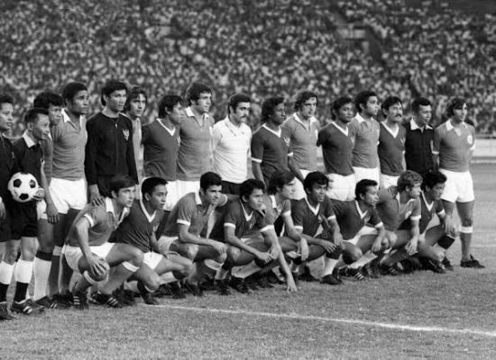 Nostalgia Sepakbola Indonesia 1972: Saat Timnas Hadapi Pele dan Eusebio