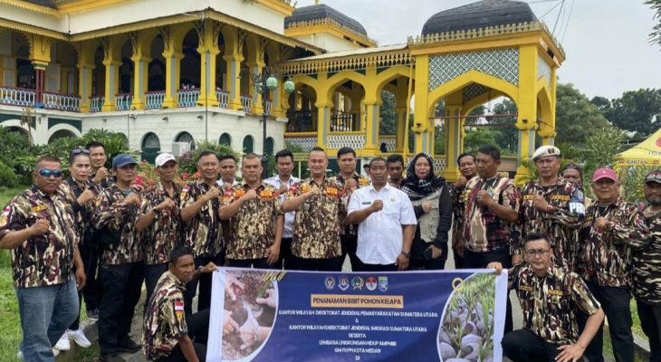 Kanwil Ditjenpas Sumut Tanam 1.940 Bibit Kelapa Dukung Program Nasional Ketahanan Pangan
