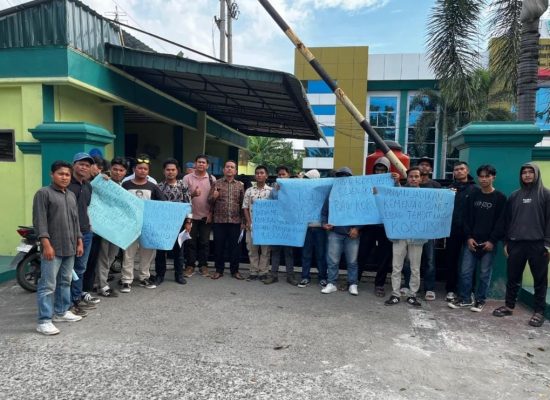 Mahasiswa LPIB Sumut Gelar Aksi di Depan Kemenag, Bantah Isu Didalangi Pejabat