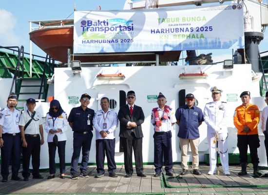 Pelindo Regional 1 Belawan Ikut Tabur Bunga Sambut Harhubnas 2025