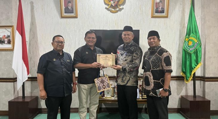 Kanwil Kemenag Sumut Terima Kunjungan Delegasi Negeri Melaka, Bahas Kerja Sama Industri Halal  Medan – Kepala Kantor Wilayah