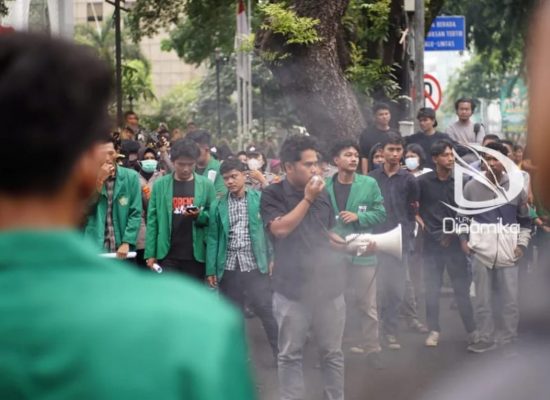 Sorotan Publik Tumpah di Rapat Paripurna DPRD Sumut: Gubernur Dinilai Arogan Soal Pergeseran APBD 2025