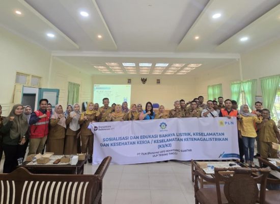 PLN Sosialisasikan Bahaya Listrik dan Edukasi K3 di Tebing Tinggi