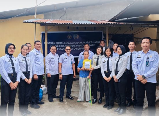 Rutan Labuhan Deli Gelar Pembagian Sembako untuk Warga Sekitar