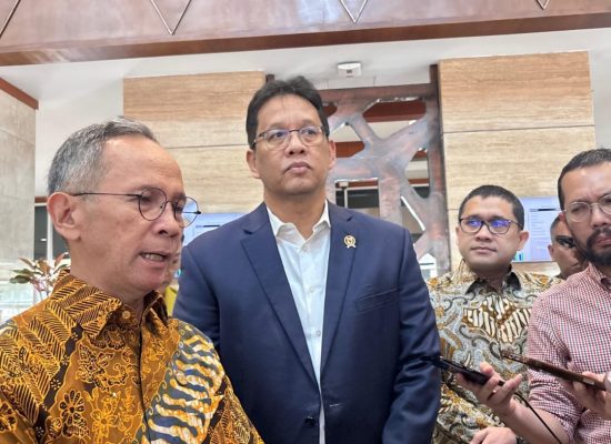 OJK dan Kemenkeu Siapkan Strategi Kredit ke Sektor Prioritas Usai Dana Rp200 Triliun Masuk Himbara
