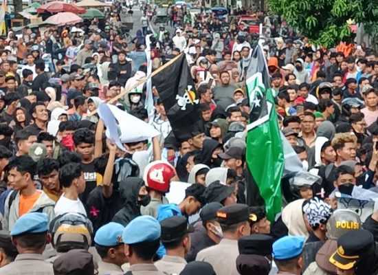 Demo Mahasiswa dan Masyarakat di Binjai Ricuh, Polisi Amankan 7 Orang
