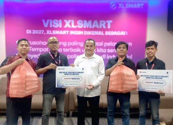 MTXLSMART Gelar Program “JUM’AT BERKAH” Serentak di 10 Kota Besar Sumatera, Wujud Kepedulian dan Kebersamaan Karyawan