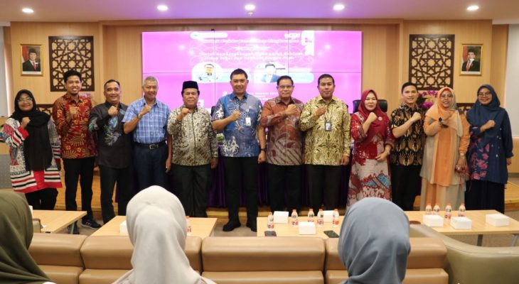 FKM UINSU Gelar Kuliah Pakar Kesehatan Lingkungan, DLHK Sumut Hibahkan 1.000 Bibit Pohon