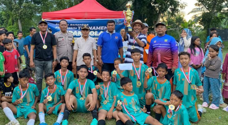 Parit Kaca II Putra Juara Kades Cup Teluk 2025, Turnamen Mini Soccer U-15 Sukses Hibur Warga Langkat
