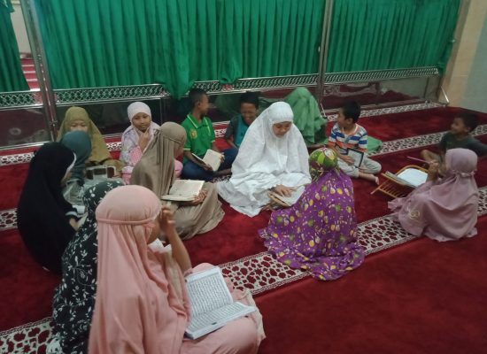 Ibu Deswita, Penerang Cahaya Qur’an di Medan Sunggal