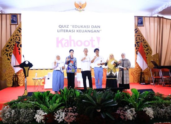 OJK dan LPS Ajak Pelajar SMA N 3 Yogyakarta Melek Finansial Digital