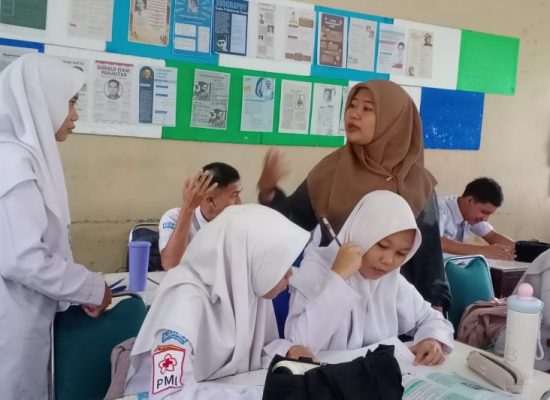 Penulis Nasional Eva Riyanty Lubis Berbagi Inspirasi Literasi di MAN 2 Padangsidimpuan