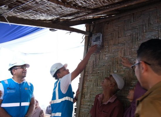 PLN UID Sumut Terangi 164 Rumah Tangga Prasejahtera Lewat Program “Light Up The Dream” di Hari Listrik Nasional ke-80