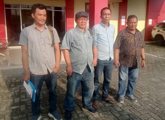 Slogan “Percuma Lapor Polisi” Kembali Mencuat, Wartawan Alami Kekerasan saat Liput Aksi di PT Universal Gloves