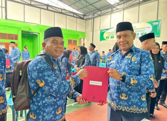Dirman Tumangger, Petugas Keamanan MTsN Pakpak Bharat yang Akhirnya Diangkat Jadi PPPK di Penghujung Masa Bakti