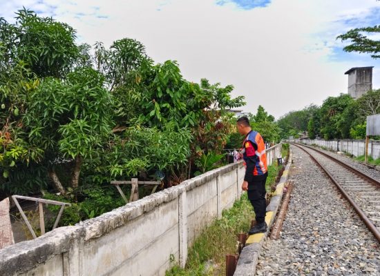 KAI Kecam Aksi Pelemparan KA Pengangkut CPO di Kisaran, Asisten Masinis Luka
