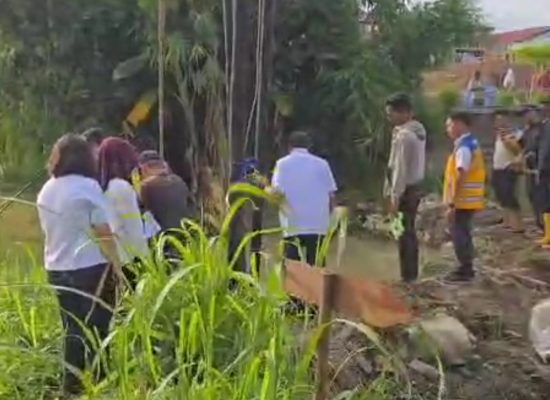 Kasatker OP SDA Sumatera II Indra Kurnia Beserta Kepala Balai Besar Sungai Sumatera II Medan, Tinjau Lokasi Banjir dan Tanggul Jebol di Komplek Rivera Tanjung Morawa